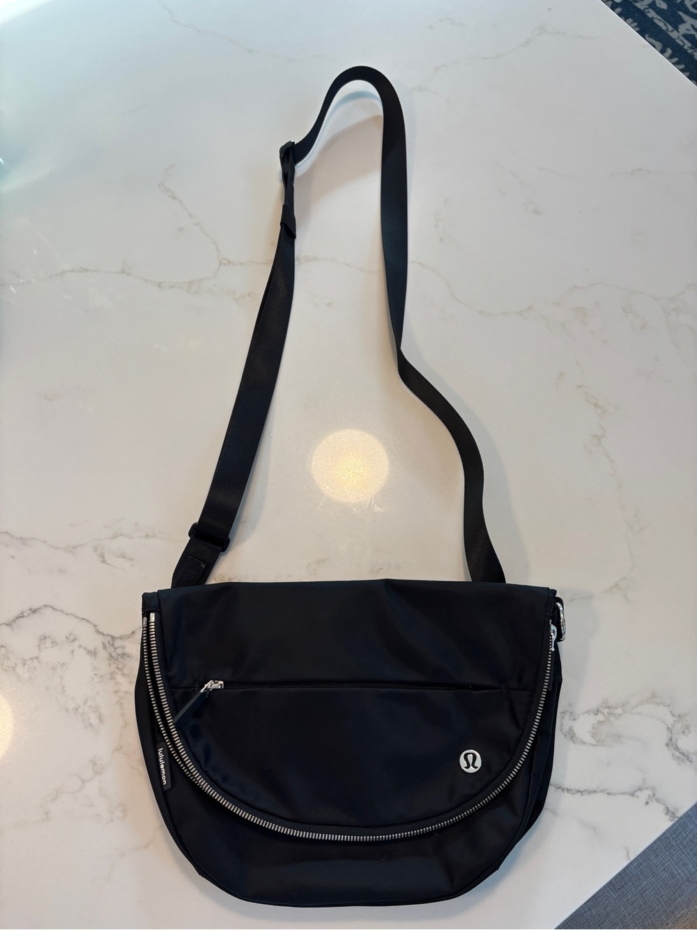 lululemon athletica All-Night Festival Bag 5L - like new!